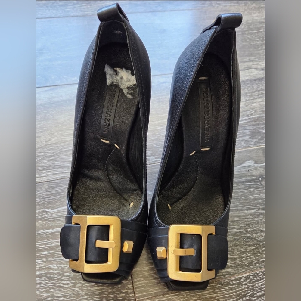 BCBGMaxAzria Heels In Size 6.